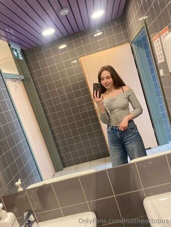 lisatheoctopus Голі Зливи OnlyFans Фото 19