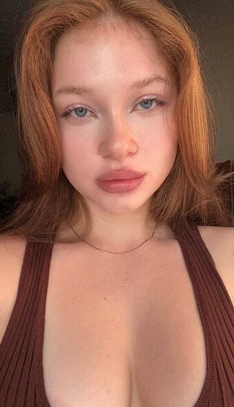 Lizzy Wild Голі Зливи OnlyFans Фото 4