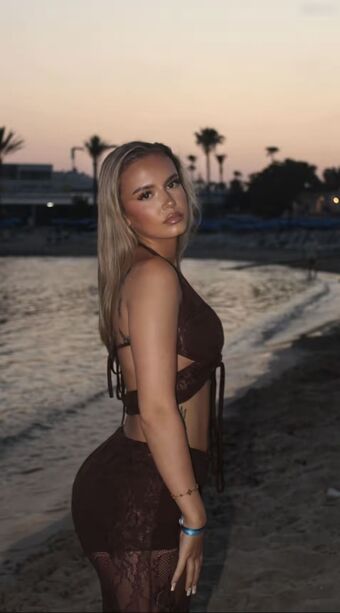 Loa Голі Зливи OnlyFans Фото 10