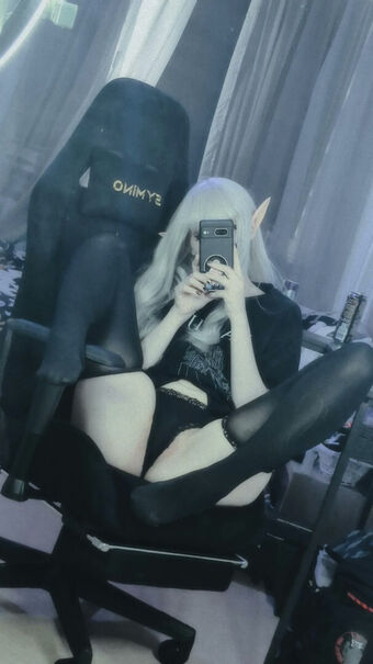 Loafqueen Голі Зливи OnlyFans Фото 4