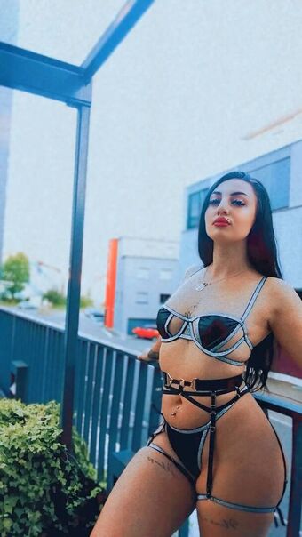Loreeex Голі Зливи OnlyFans Фото 3