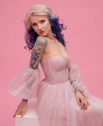 Lorelaye Голі Зливи OnlyFans Фото 81