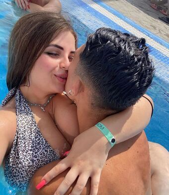 lorena_cataldi Голі Зливи OnlyFans Фото 23