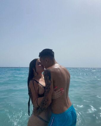 lorena_cataldi Голі Зливи OnlyFans Фото 26