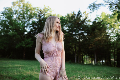 Lovewitch Голі Зливи OnlyFans Фото 7