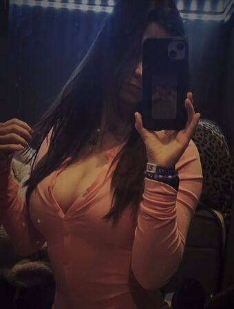 loyal.bc Голі Зливи OnlyFans Фото 4