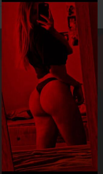 Lu Bertolini Голі Зливи OnlyFans Фото 8