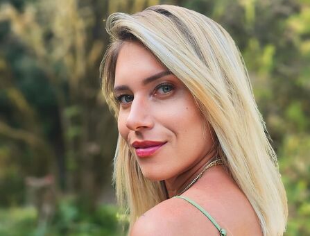 Lua Ferrari Голі Зливи OnlyFans Фото 4