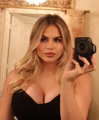 Luana Alonso Голі Зливи OnlyFans Фото 34