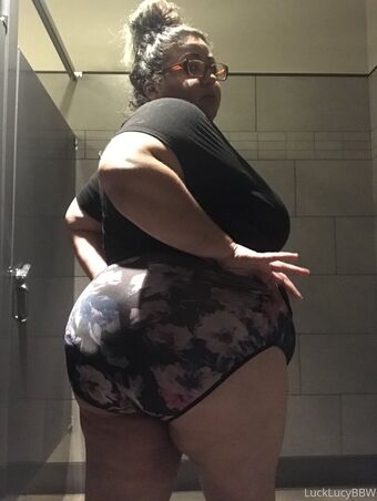 lucklucy Голі Зливи OnlyFans Фото 14