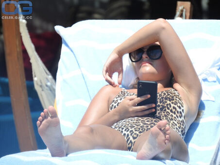 Lucy Fallon