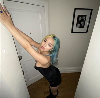 lucydi_ Голі Зливи OnlyFans Фото 3