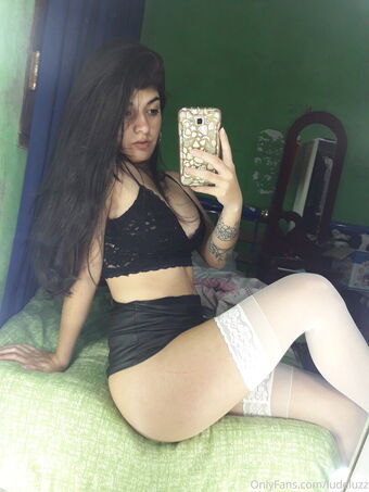 ludeluzz Голі Зливи OnlyFans Фото 1