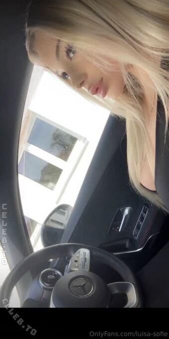 luisa-sofie Голі Зливи OnlyFans Фото 38