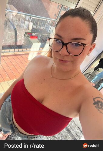 lyydiaa18 Голі Зливи OnlyFans Фото 3