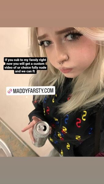 Maddyfarsty Голі Зливи OnlyFans Фото 1