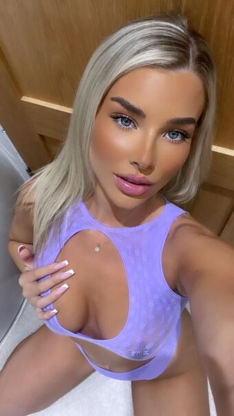 Madelen Wright Голі Зливи OnlyFans Фото 14