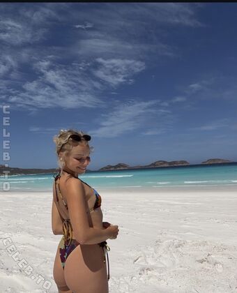 madlinee Голі Зливи OnlyFans Фото 15