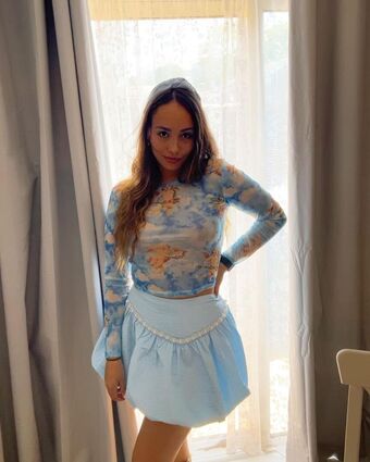Madyson Голі Зливи OnlyFans Фото 6