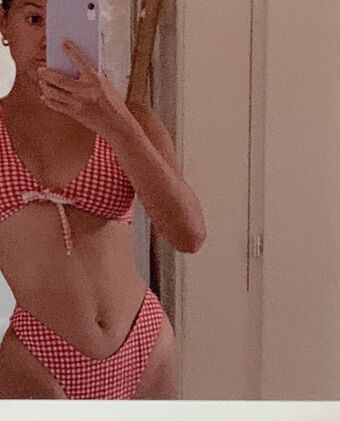 Maelys Голі Зливи OnlyFans Фото 9