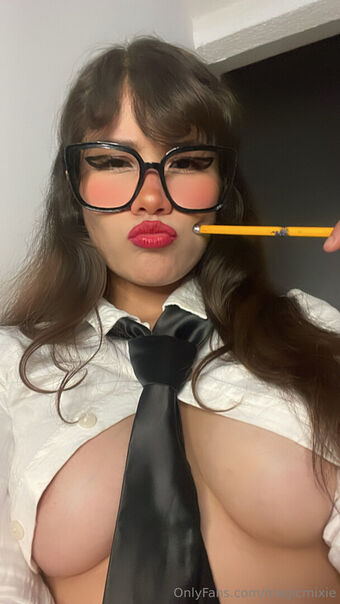 magicmixie Голі Зливи OnlyFans Фото 31