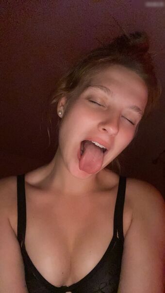 Maja-Sofie Голі Зливи OnlyFans Фото 3