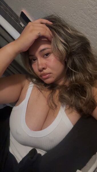 Mama E Голі Зливи OnlyFans Фото 17