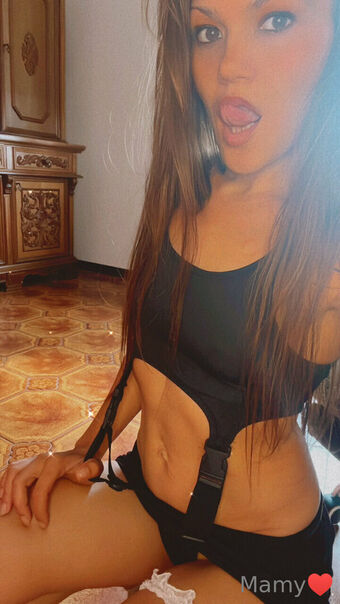 Mamy Голі Зливи OnlyFans Фото 8