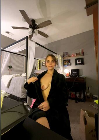 Manda Голі Зливи OnlyFans Фото 21