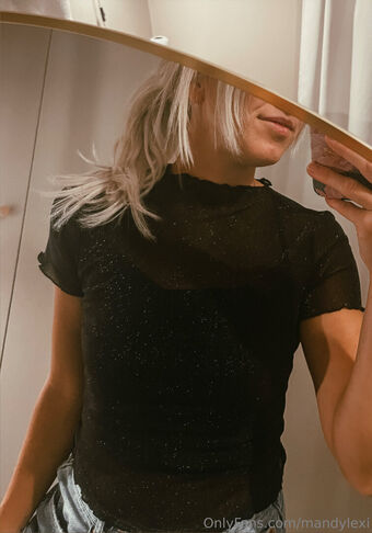 mandylexi Голі Зливи OnlyFans Фото 50