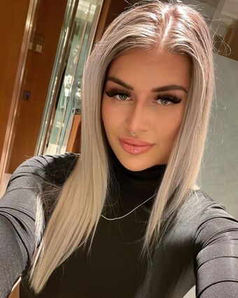 Marf Голі Зливи OnlyFans Фото 17