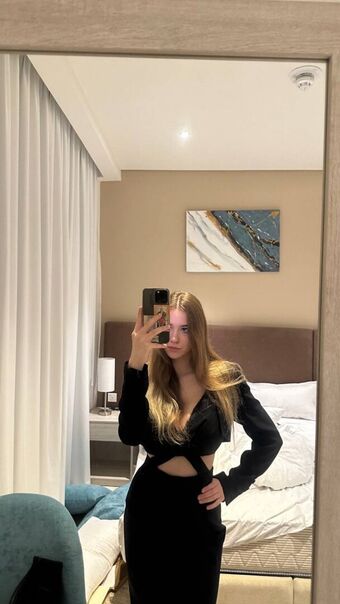 Margo Голі Зливи OnlyFans Фото 5
