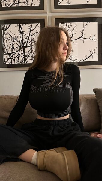 Margo Голі Зливи OnlyFans Фото 6