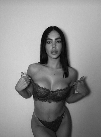 Mariamoretti Голі Зливи OnlyFans Фото 25