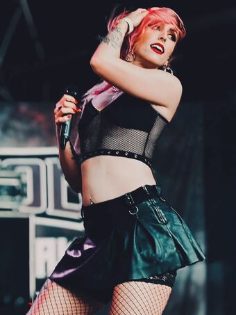 Marisa Rodriguez Singer Голі Зливи OnlyFans Фото 11