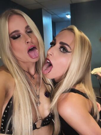 Marisa Rodriguez Singer Голі Зливи OnlyFans Фото 12