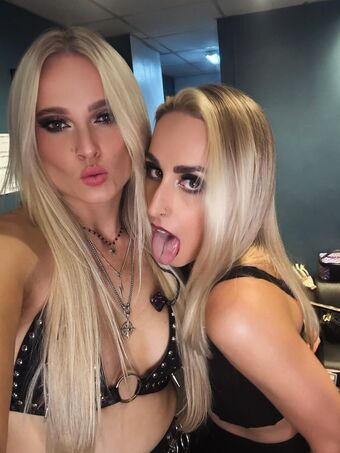 Marisa Rodriguez Singer Голі Зливи OnlyFans Фото 13