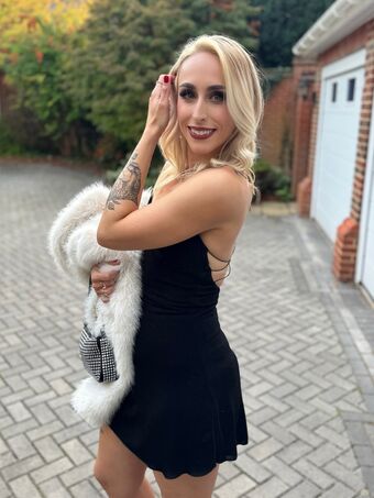 Marisa Rodriguez Singer Голі Зливи OnlyFans Фото 20