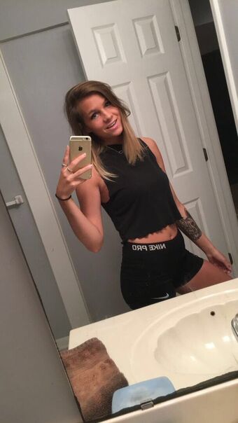 Mariss Голі Зливи OnlyFans Фото 14
