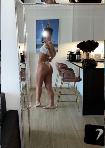 Marta Linkiewicz Голі Зливи OnlyFans Фото 2