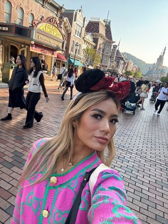 mathya Голі Зливи OnlyFans Фото 9