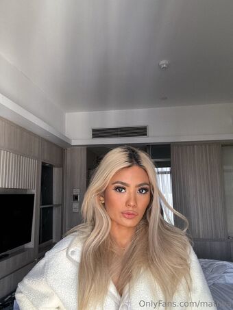 mathya Голі Зливи OnlyFans Фото 17