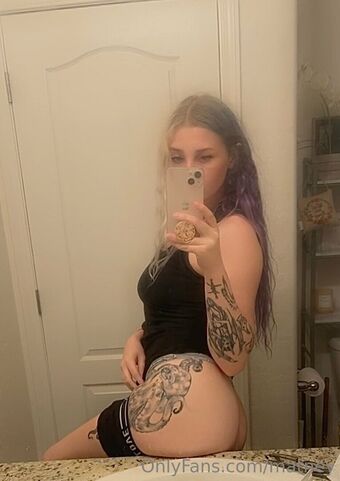 matney Голі Зливи OnlyFans Фото 15