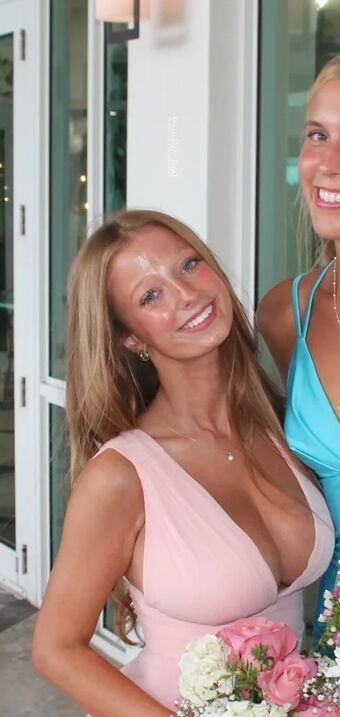 McCoy Голі Зливи OnlyFans Фото 31