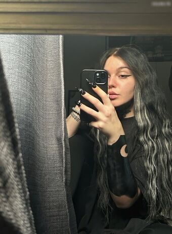 Medusha Голі Зливи OnlyFans Фото 1