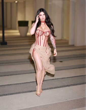 Mega Fox Голі Зливи OnlyFans Фото 16