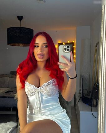 meggie.e Голі Зливи OnlyFans Фото 6