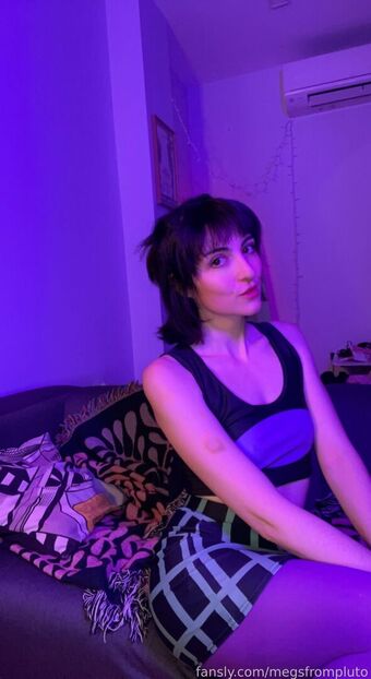 megsfrompluto Голі Зливи OnlyFans Фото 6