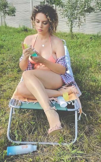 Melania Голі Зливи OnlyFans Фото 18