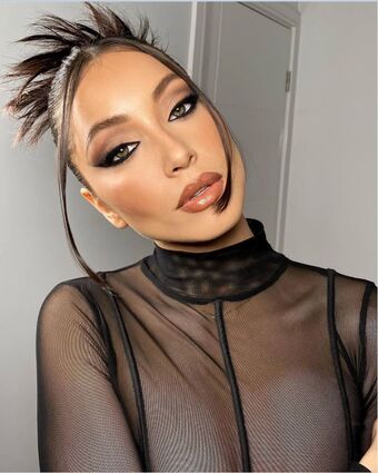 Melanie Jarnson Голі Зливи OnlyFans Фото 3